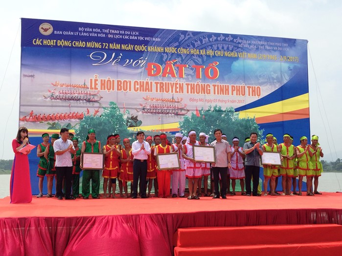 Tái hiện Lễ hội bơi chải truyền thống tỉnh Phú Thọ trong chuỗi các hoạt động chào mừng ngày Quốc khánh tại Làng Văn hóa-Du lịch các dân tộc Việt Nam