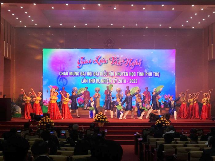 Đoàn Nghệ thuật tỉnh Phú Thọ biểu diễn thành công Chương trình giao lưu văn nghệ Chào mừng Đại hội Đại biểu Hội khuyến học tỉnh Phú Thọ lần thứ IV, nhiệm kỳ 2018-2023.