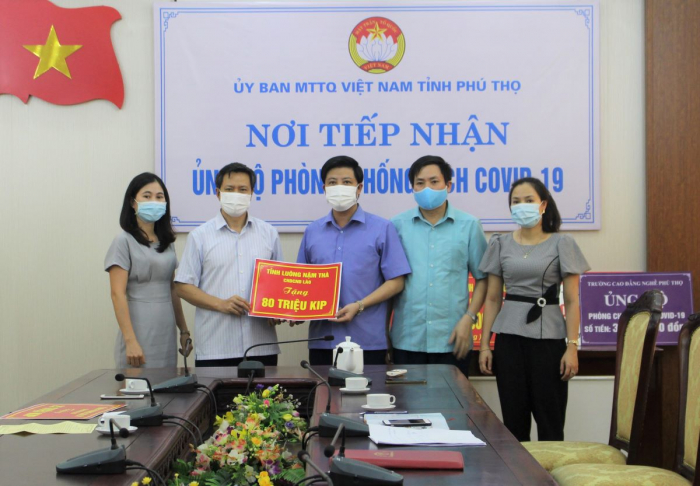 Tiếp nhận 237 triệu đồng ủng hộ phòng, chống dịch COVID-19 từ các tỉnh Luông Nậm Thà và Phông Sa Lỳ nước Cộng hòa Dân chủ Nhân dân Lào