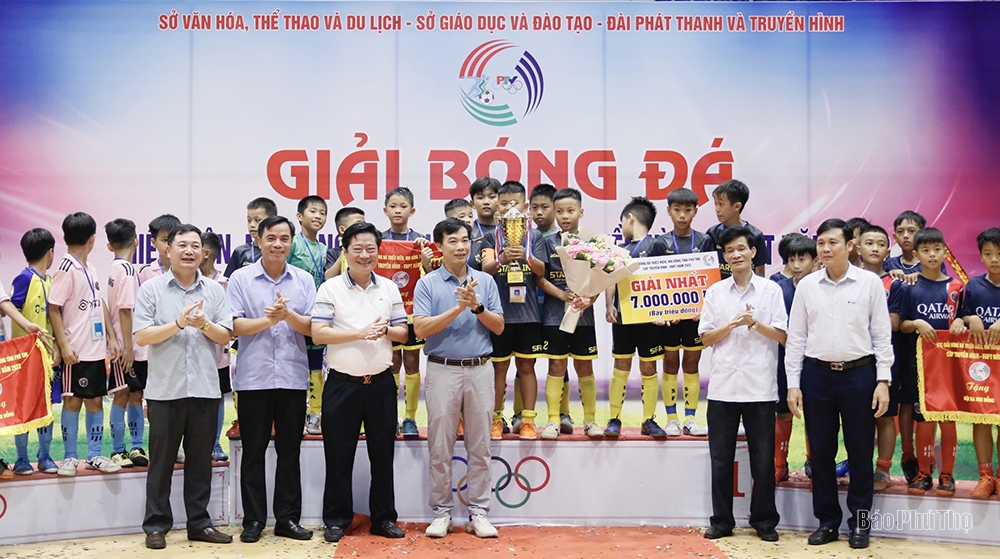 Nhi đồng TP Việt Trì và Thiếu niên huyện Thanh Thuỷ lên ngôi vô địch
