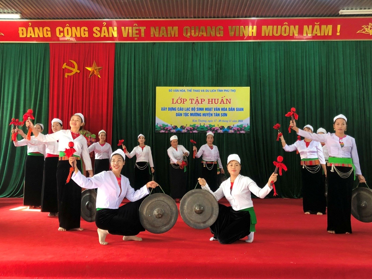 Tổ chức lớp tập huấn xây dựng câu lạc bộ sinh hoạt văn hóa dân gian dân tộc Mường, dân tộc Dao tại huyện Thanh Sơn