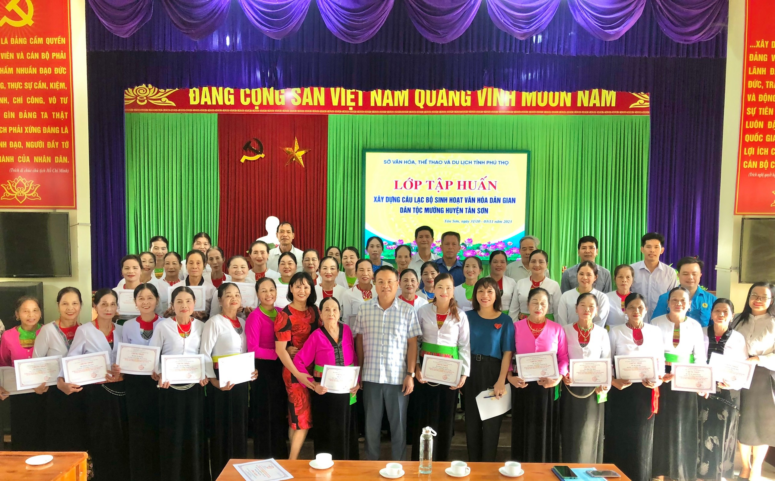 Tổ chức lớp tập huấn xây dựng câu lạc bộ sinh hoạt văn hóa dân gian dân tộc Mường tại xã Lai Đồng, huyện Tân Sơn