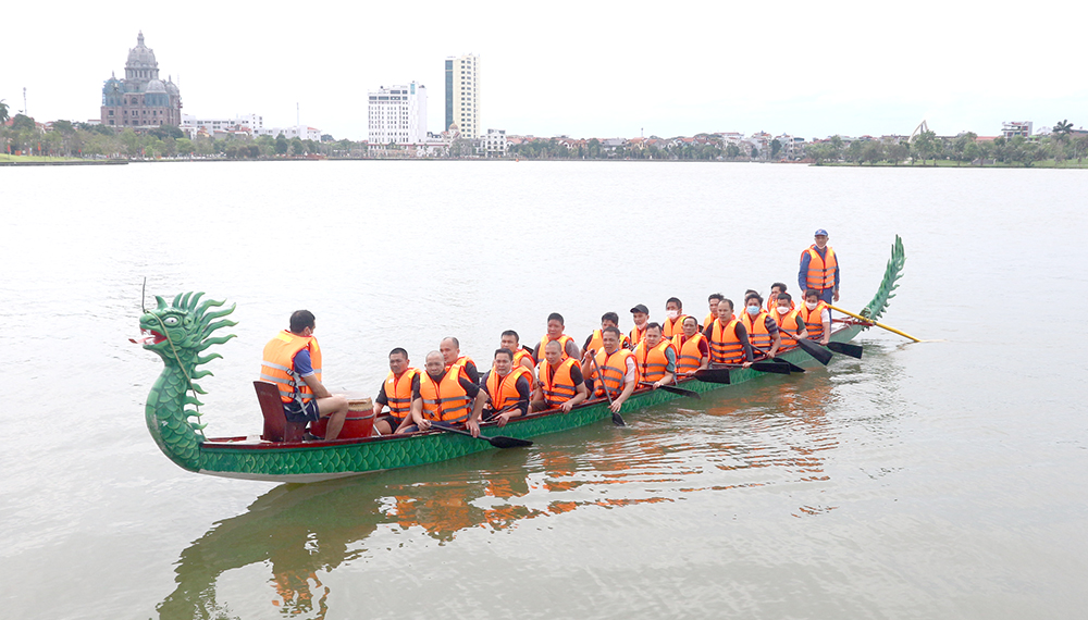 9 đội tham gia Giải Bơi chải thành phố Việt Trì mở rộng năm 2024