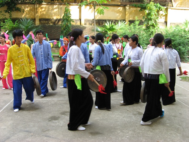 Bảo tồn và phát huy giá trị văn hoá dân gian Cồng chiêng của dân tộc Mường tỉnh Phú Thọ